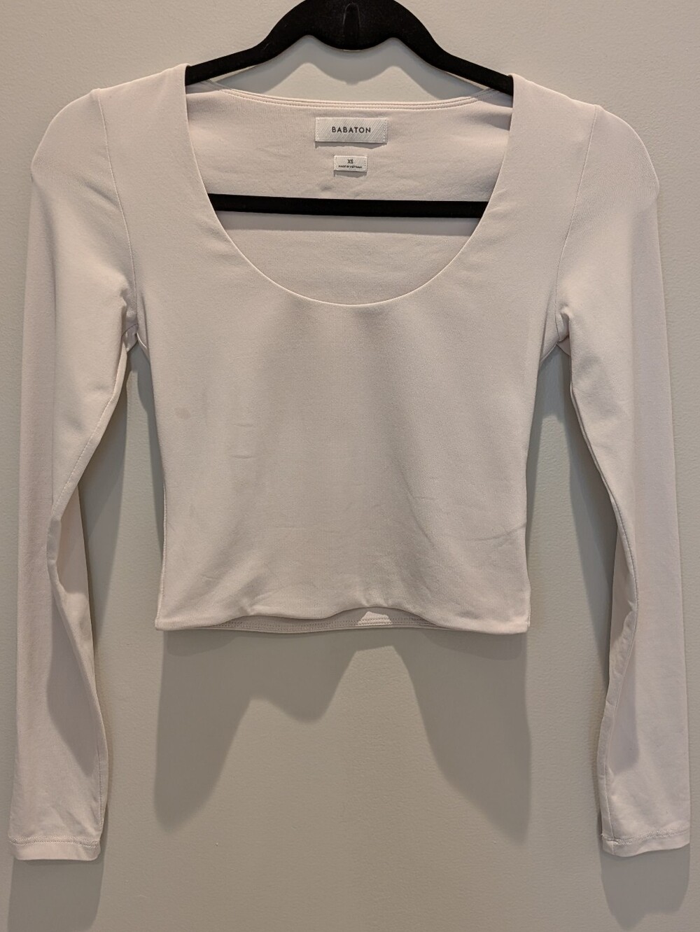 Aritzia Babaton Original Contour Scoopneck Long Sleeve